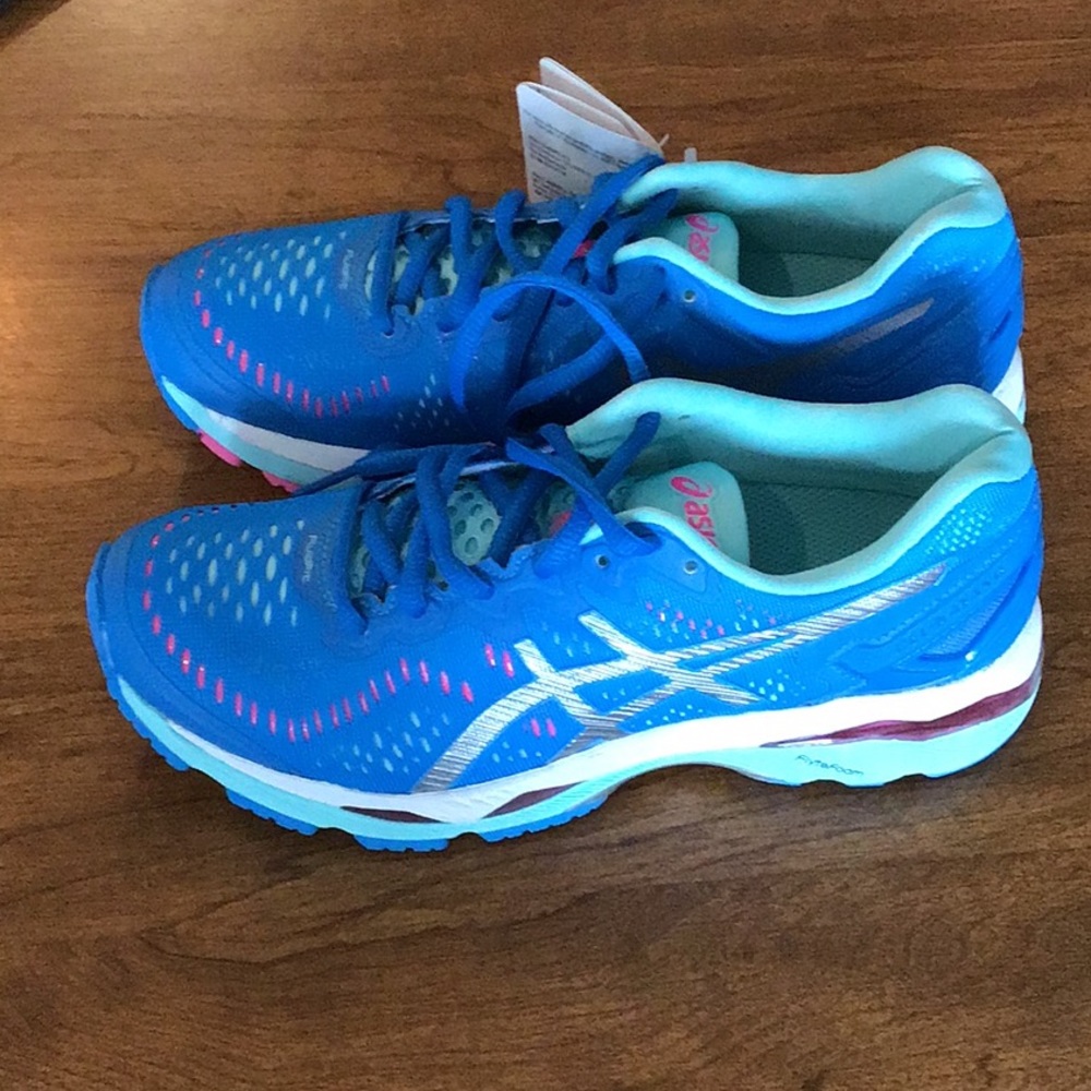 ASICS Gel Kayano23 running shoes NWT size 6